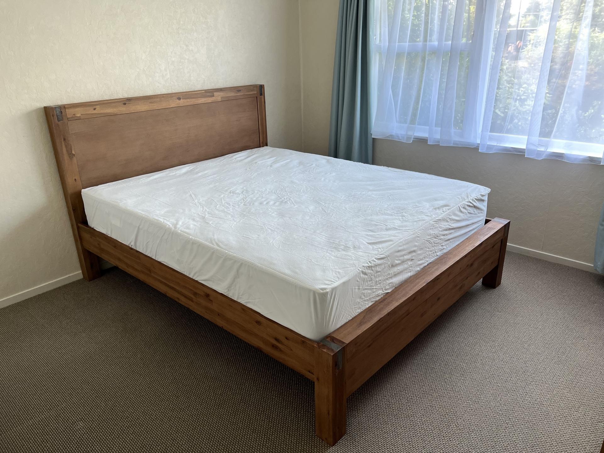 ベッドや寝具もまとめて